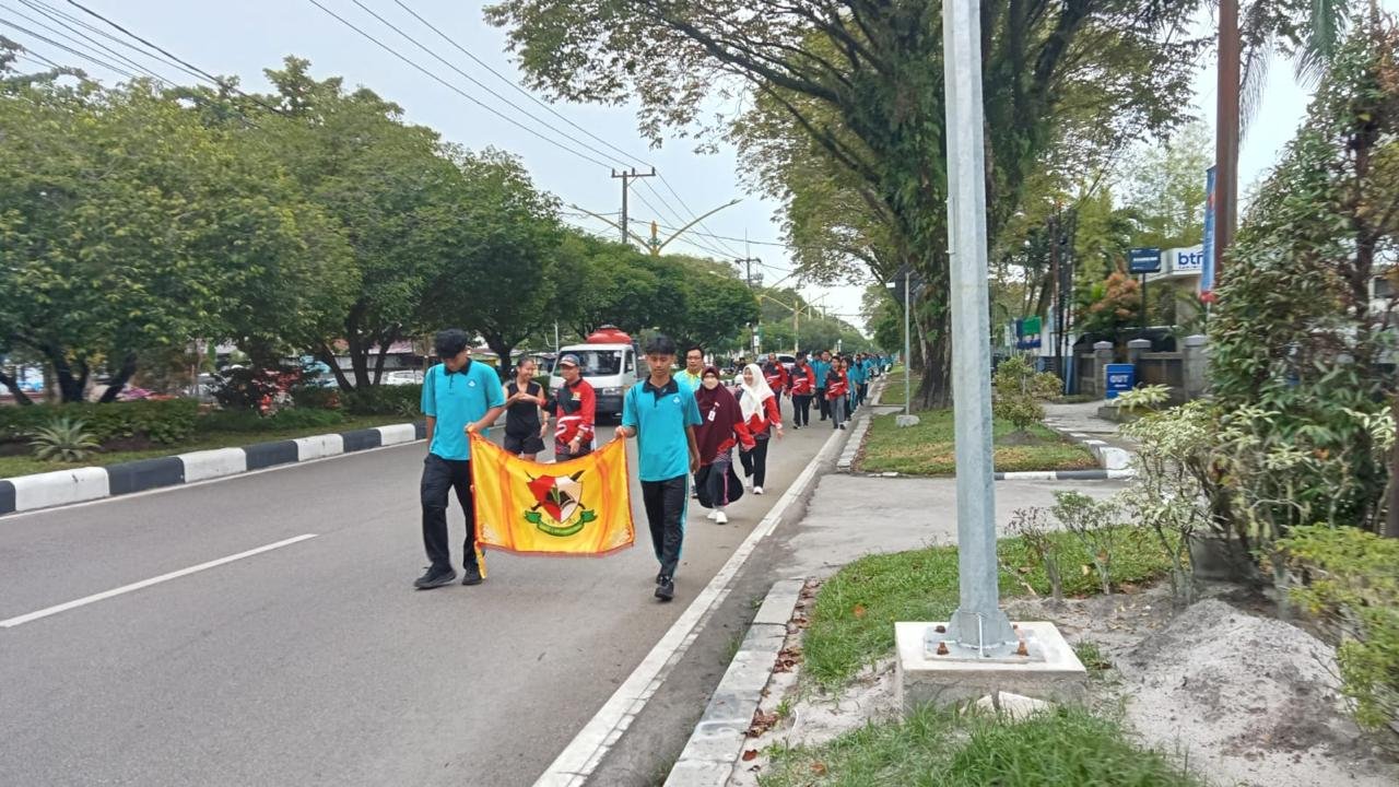 Jalan Sehat Warga SMADA